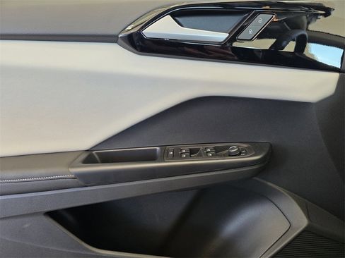 New 2026 Volkswagen Taos S image 16