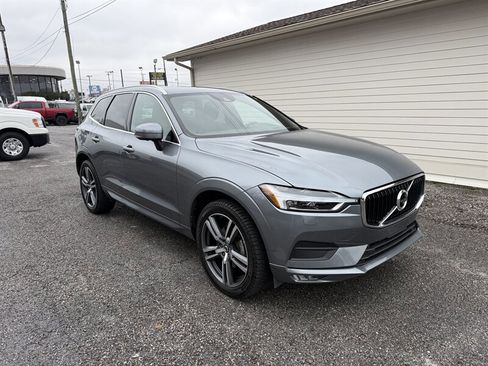 Used 2020 Volvo XC60 T5 Momentum image 3