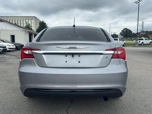 Used 2013 Chrysler 200 Touring w/ S Exterior Appearance Pkg FWD image 4