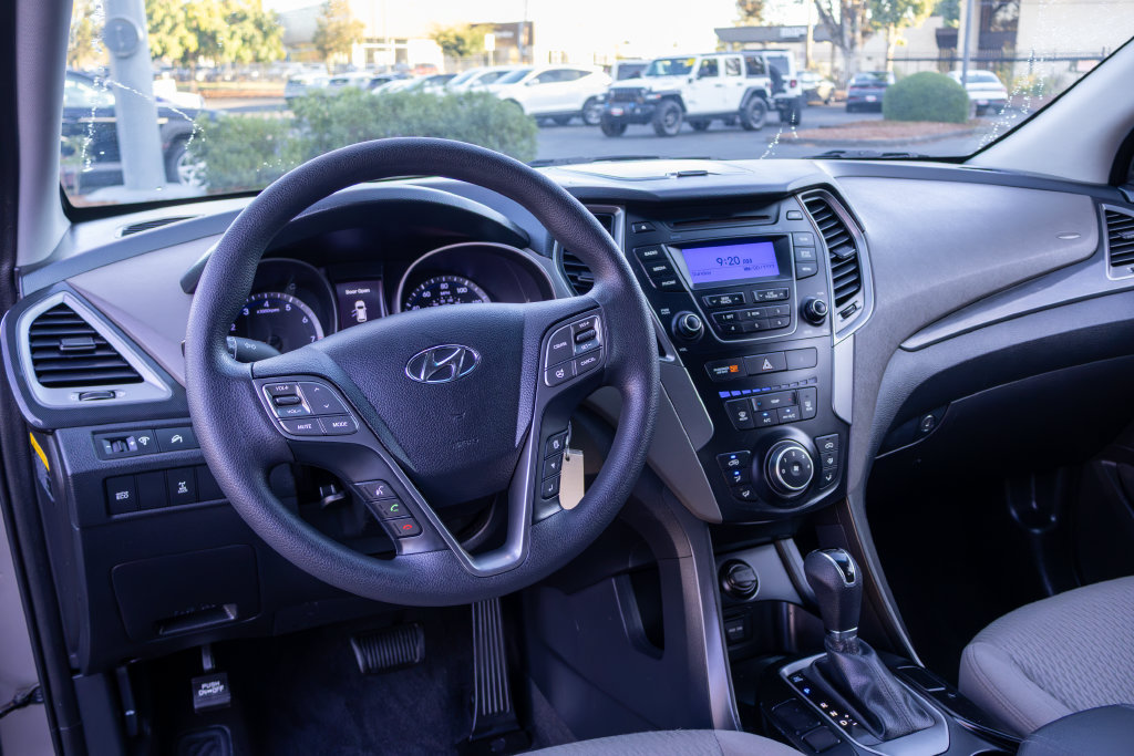 Used 2015 Hyundai Santa Fe Sport AWD/4WD image 16