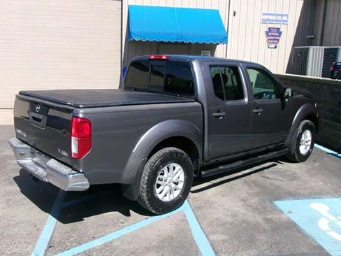 Used 2016 Nissan Frontier SV AWD/4WD image 6