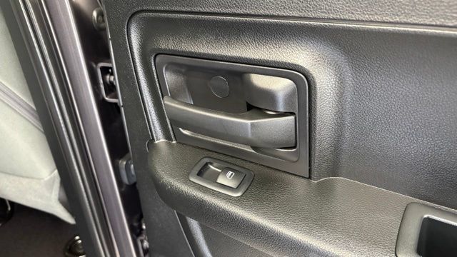 Used 2017 RAM 1500 ST w/ SXT Appearance Group AWD/4WD image 25