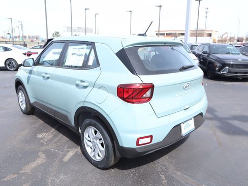 New 2026 Hyundai Venue SE FWD image 8
