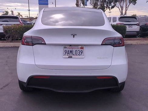 Used 2022 Tesla Model Y Long Range image 7