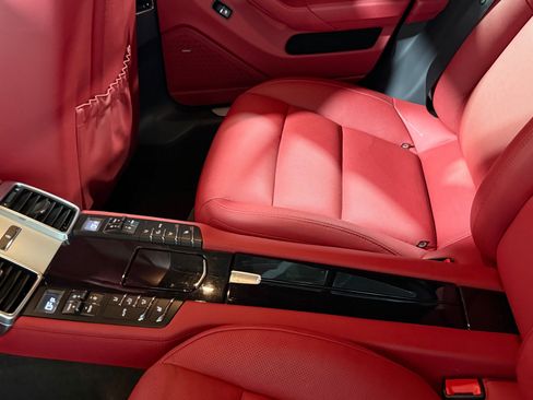 Used 2016 Porsche Panamera 4 image 56