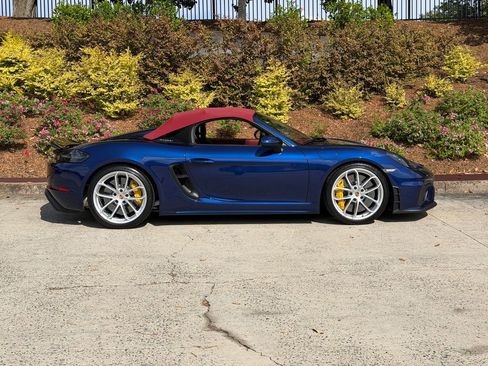 Used 2021 Porsche 718 Boxster Spyder RWD image 3