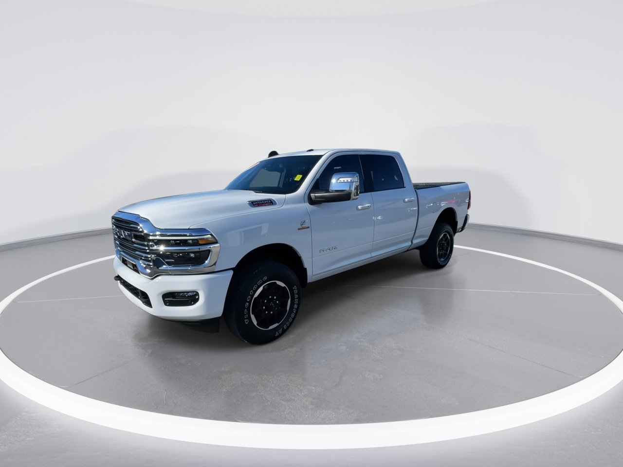 Used 2026 RAM 2500 Laramie AWD/4WD image 4