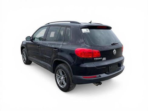 Used 2016 Volkswagen Tiguan S image 3