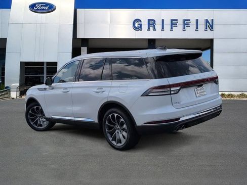 New 2026 Lincoln Aviator Reserve w/ Luxury Package AWD/4WD image 9