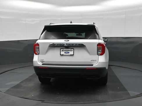 Used 2023 Ford Explorer XLT AWD/4WD image 8