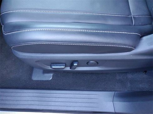 Certified 2025 INFINITI QX60 Luxe w/ Lighting Package (N94) image 24