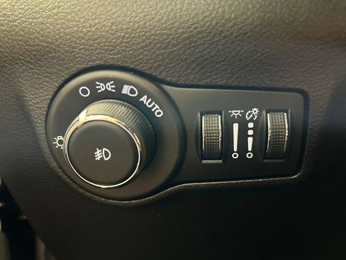 Used 2022 Jeep Compass Limited AWD/4WD image 7