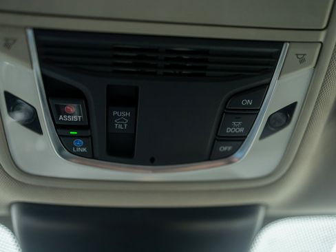 Used 2023 Acura TLX w/ Technology Package image 14