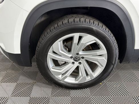 Used 2023 Volkswagen Atlas SE w/ Panoramic Sunroof Package AWD/4WD image 16