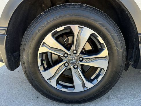 Used 2019 Honda CR-V LX image 9