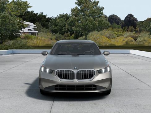 New 2026 BMW 530i image 3