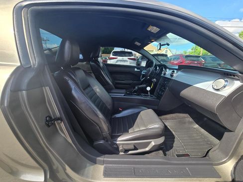 Used 2005 Ford Mustang GT RWD image 13