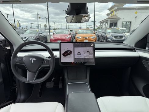 Used 2024 Tesla Model Y 2WD image 24