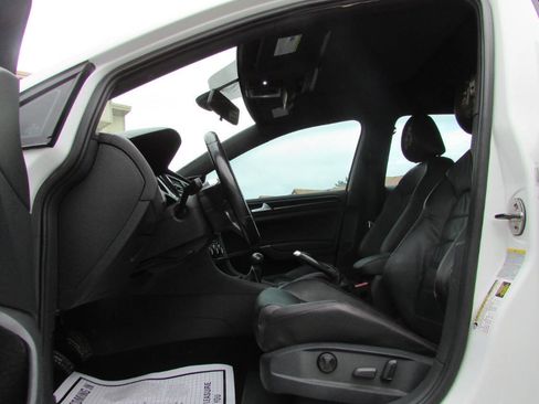 Used 2015 Volkswagen Golf 4-Door image 17