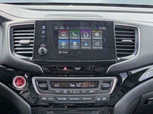 Certified 2022 Honda Pilot Touring image 20