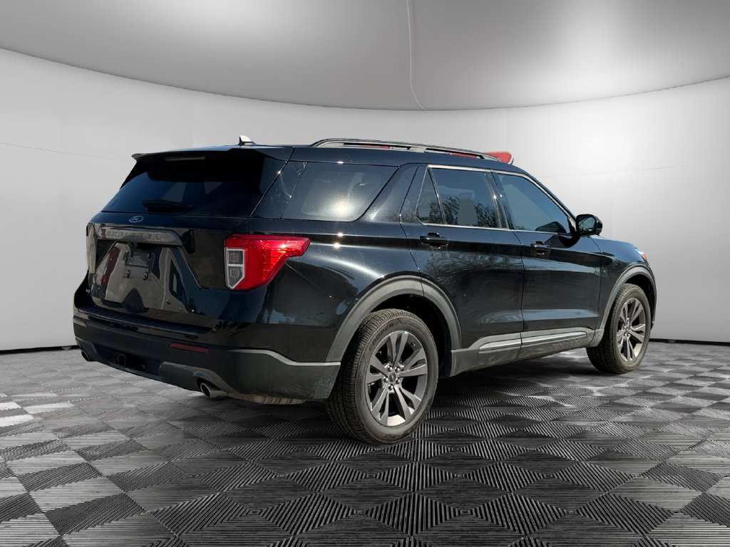 Certified 2023 Ford Explorer XLT w/ Equipment Group 202A RWD image 5