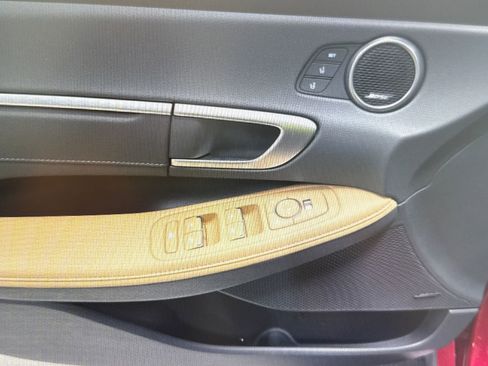 Used 2025 Hyundai Sonata Limited FWD image 9
