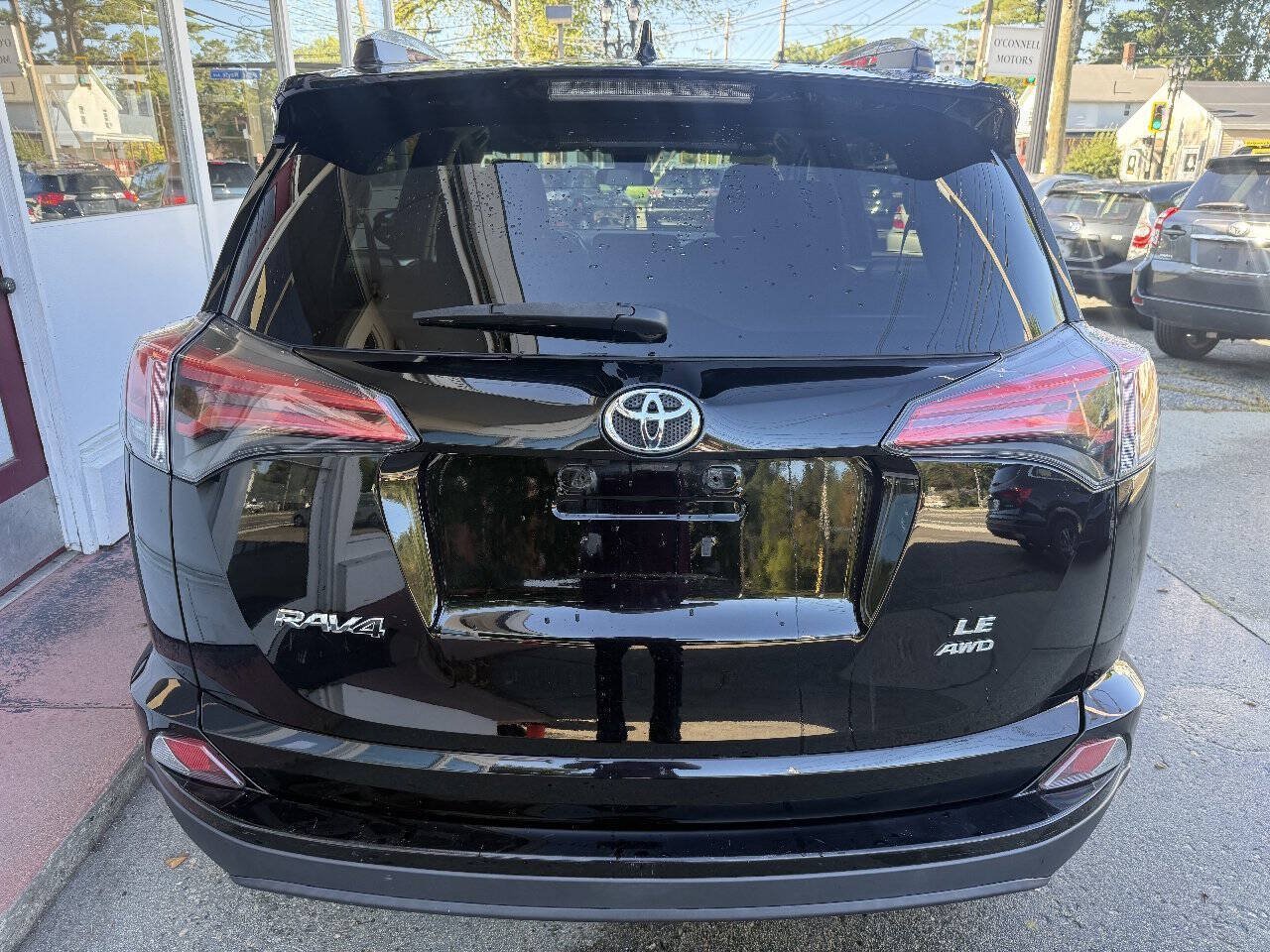 Used 2017 Toyota RAV4 LE w/ Carpet Mat Package AWD/4WD image 8