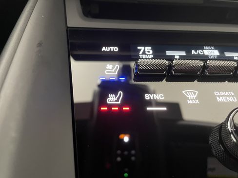 Used 2025 Porsche Macan Electric image 23