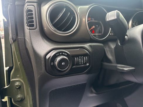 Used 2021 Jeep Wrangler Unlimited Sahara w/ Uconnect 4C Nav & Sound Group image 17