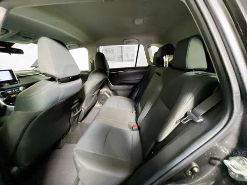 Used 2023 Toyota RAV4 LE FWD image 28