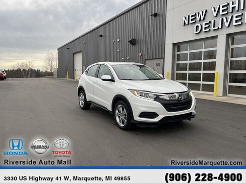 Used 2022 Honda HR-V LX image 1