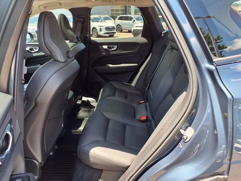 Certified 2023 Volvo XC60 B5 Plus AWD/4WD image 12