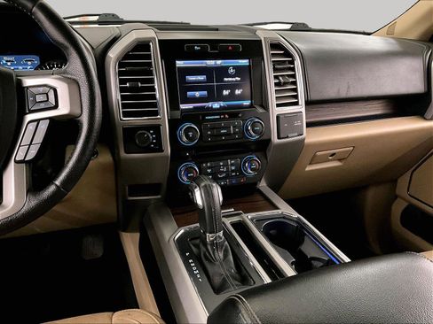 Used 2015 Ford F150 Lariat AWD/4WD image 7