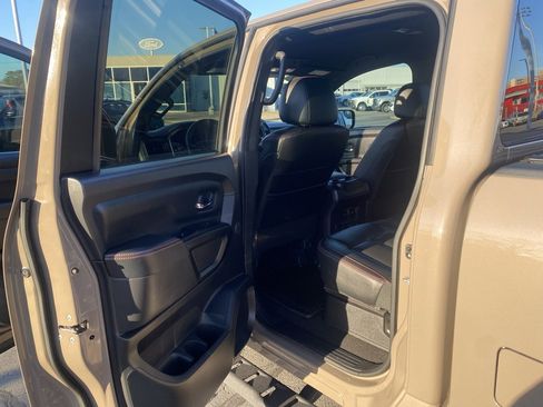 Used 2024 Nissan Titan PRO-4X w/ Pro-4x Convenience Package image 27