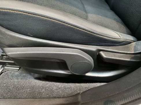 Used 2017 Subaru Crosstrek 2.0i Premium image 16