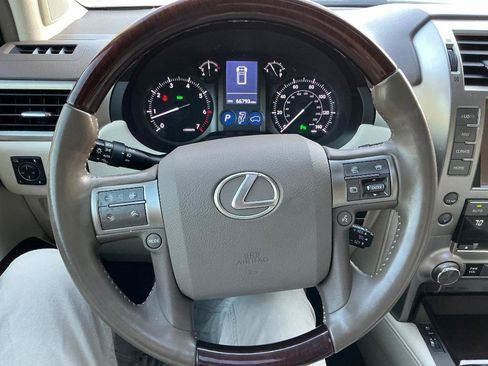 Used 2019 Lexus GX 460 Premium w/ Premium Package image 18