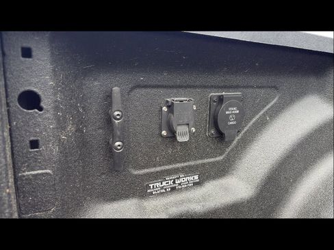 Used 2024 RAM 2500 Tradesman w/ Chrome Appearance Group image 23