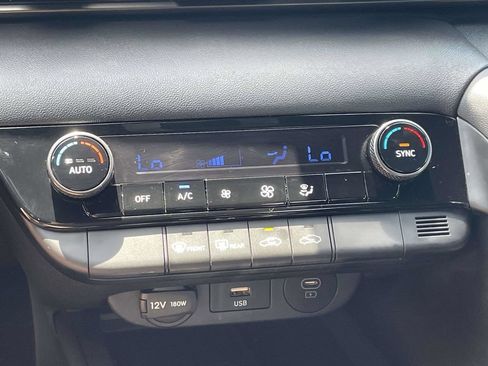 Used 2025 Hyundai Elantra Sport FWD image 18