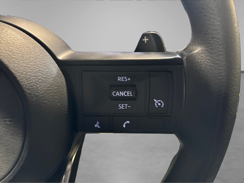 Used 2023 Nissan Rogue S AWD/4WD image 32
