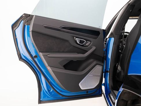 Used 2023 Lamborghini Urus S image 32