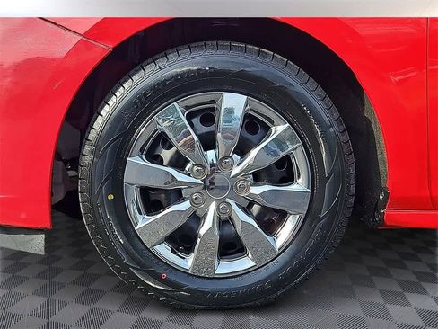 Used 2017 Chevrolet Cruze LS image 5