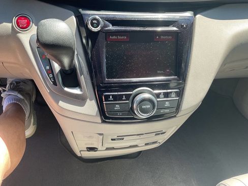 Used 2014 Honda Odyssey EX-L image 17