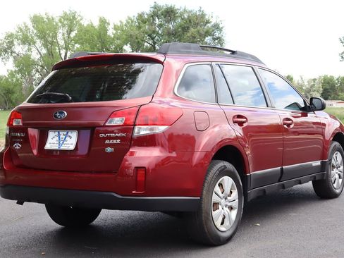 Used 2011 Subaru Outback 2.5i AWD/4WD image 5