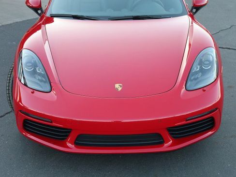 Used 2019 Porsche 718 Cayman RWD image 9