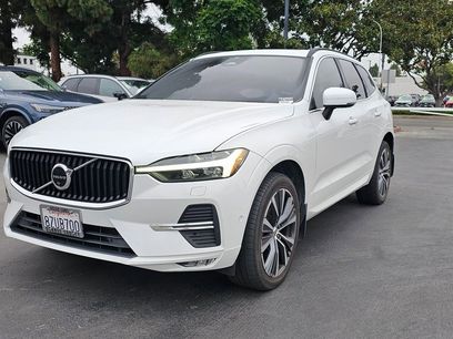 Used 2022 Volvo XC60 B5 Momentum w/ Advanced Package