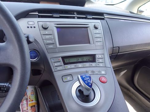 Used 2015 Toyota Prius Two FWD image 19