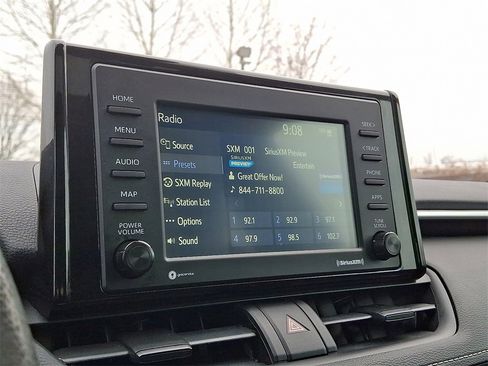 Used 2020 Toyota RAV4 XLE image 19