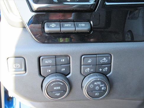 Used 2024 Chevrolet Silverado 1500 ZR2 w/ Technology Package image 24