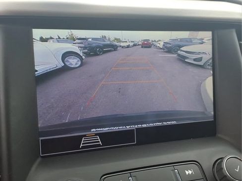 Used 2021 GMC Acadia SLE w/ Driver Convenience Package FWD image 9
