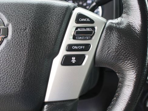 Used 2022 Nissan Titan SV w/ SV Convenience Package AWD/4WD image 18